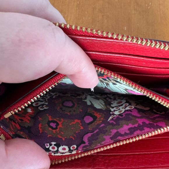 Vera Bradley Sycamore Georgia Red Quilted Wallet with Zip-Around Closure - Picture 10 of 10